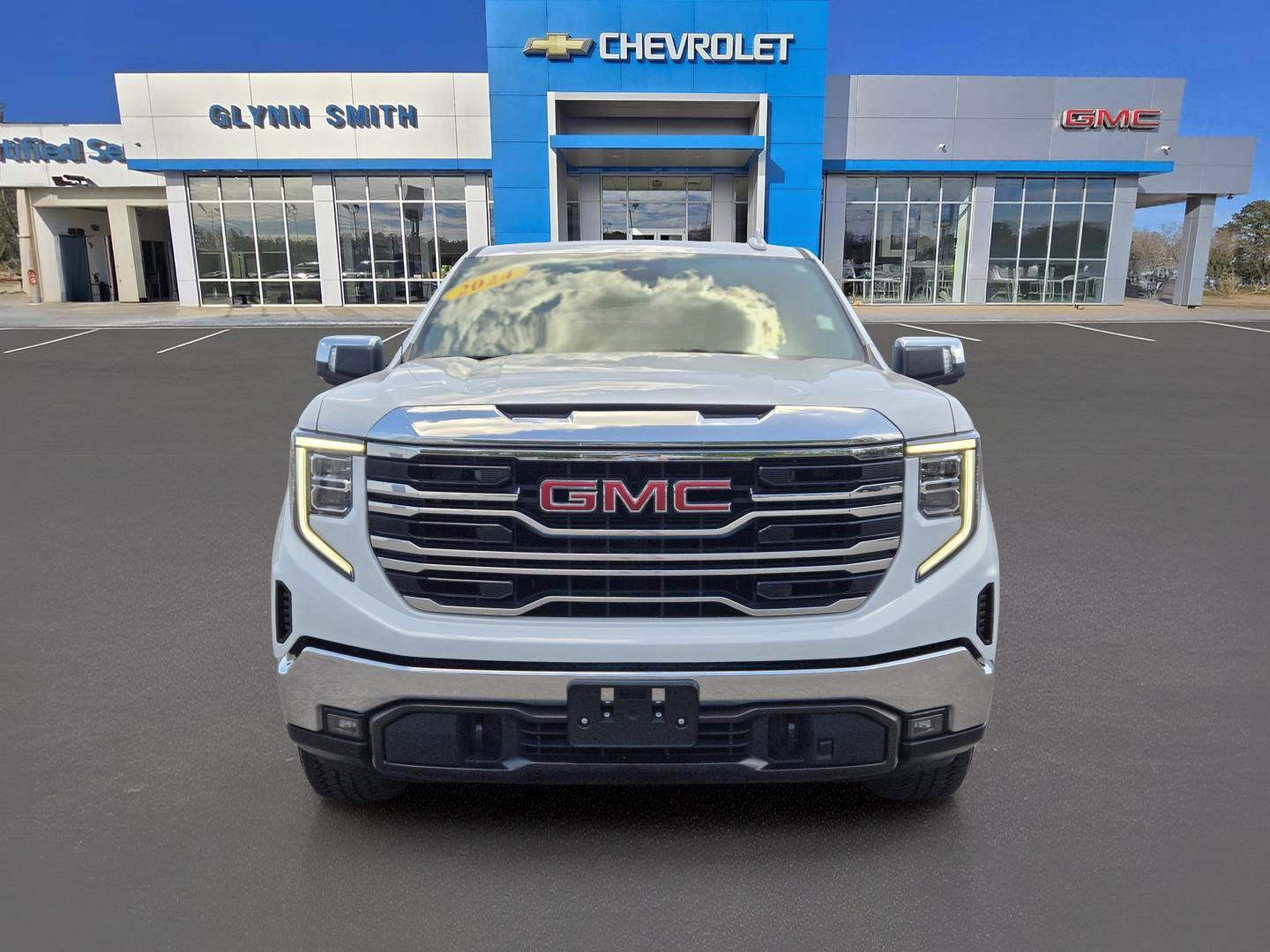 Used 2024 GMC Sierra 1500 SLT AWD/4WD image 2