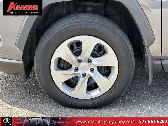 Used 2023 Toyota RAV4 LE AWD/4WD image 11