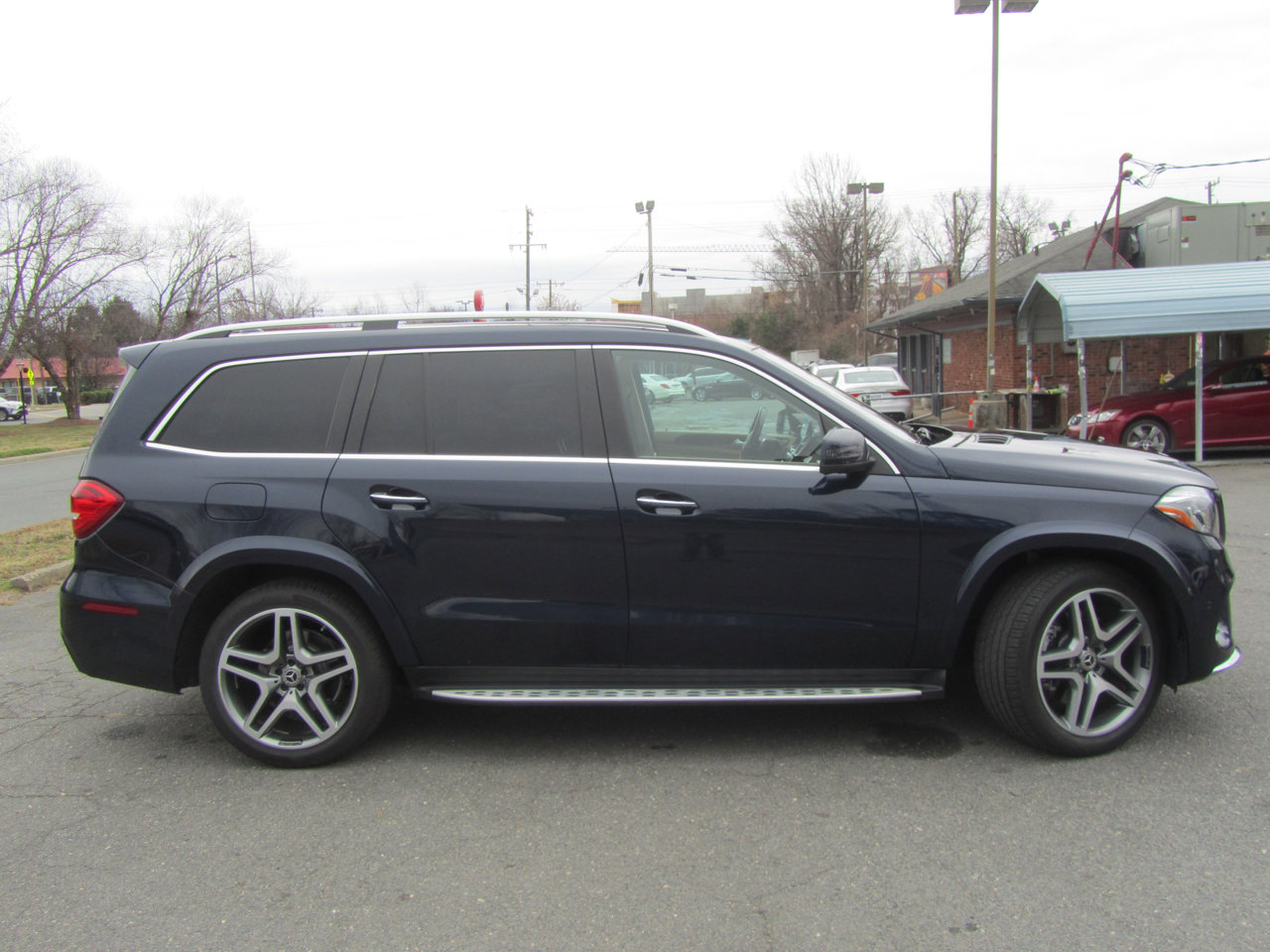 Used 2018 Mercedes-Benz GLS 550 4MATIC w/ Driver Assistance Package image 11
