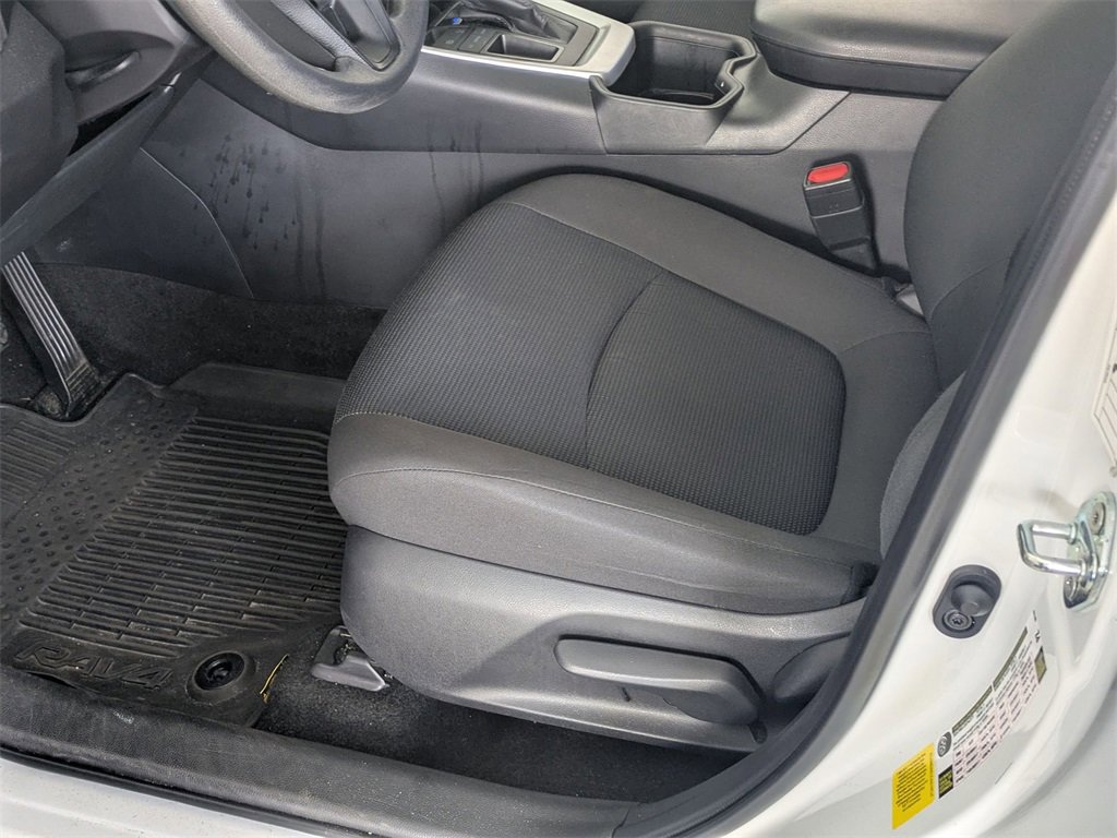 Used 2025 Toyota RAV4 LE image 33