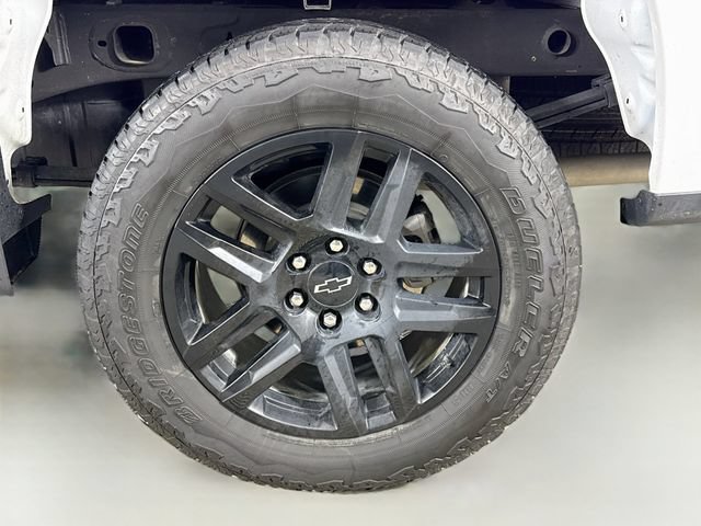 Used 2025 Chevrolet Silverado 1500 LT Trail Boss w/ Convenience Package II AWD/4WD image 32