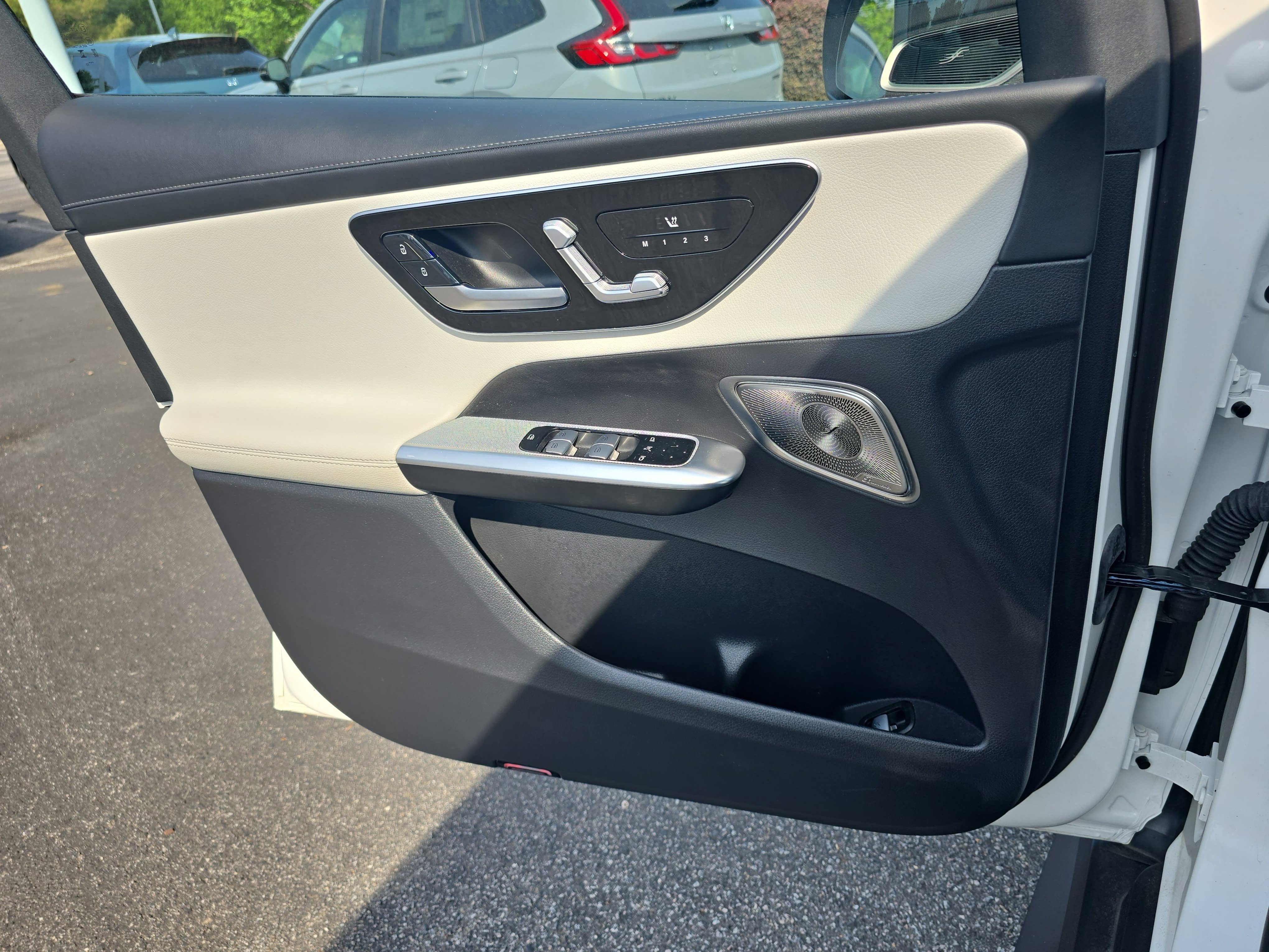 Used 2023 Mercedes-Benz GLC 300 4MATIC w/ AMG Line image 29