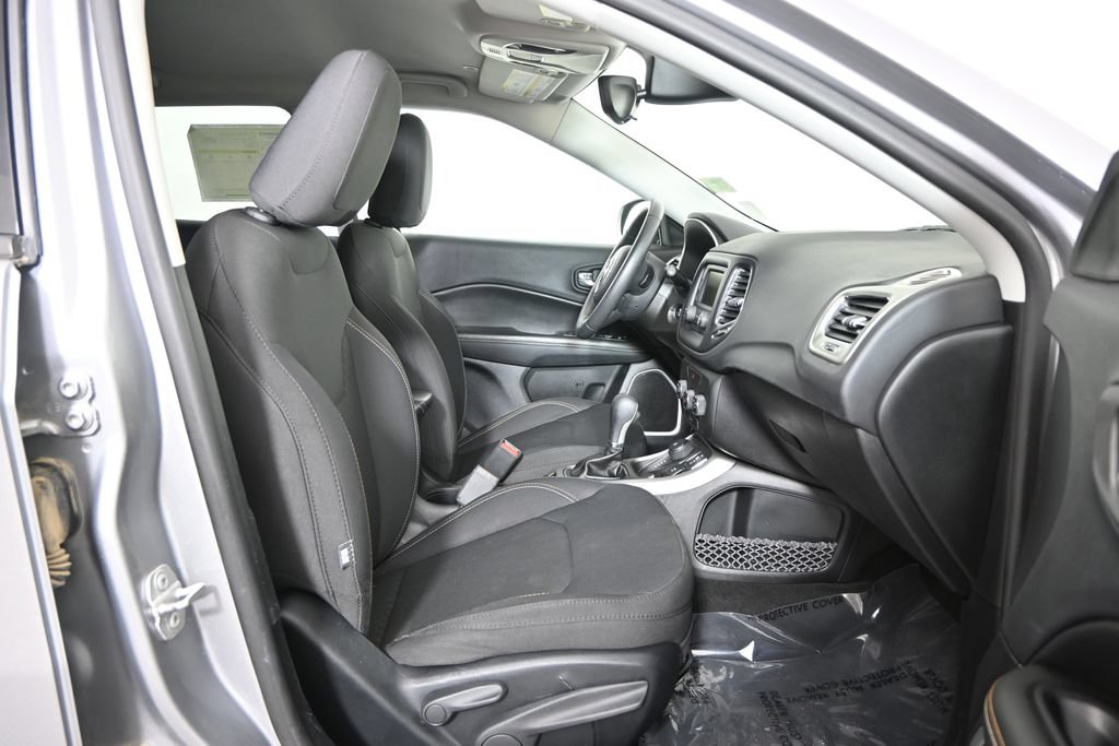 Used 2018 Jeep Compass Sport AWD/4WD image 13