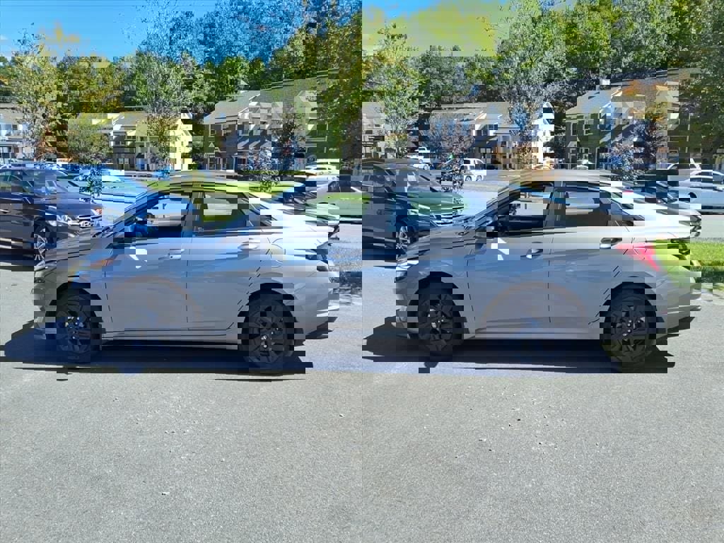 Used 2023 Hyundai Elantra Blue image 20