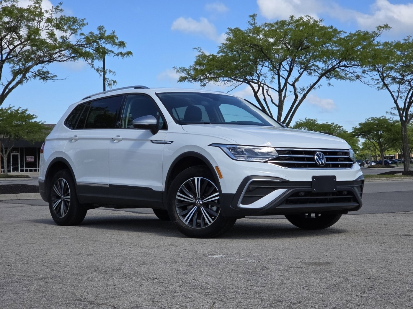 Used 2024 Volkswagen Tiguan Wolfsburg Edition AWD/4WD video 2