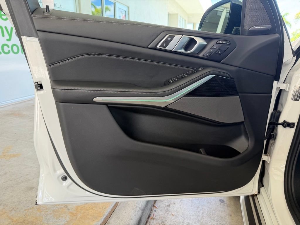 Used 2026 BMW X7 xDrive40i w/ M Sport Package AWD/4WD image 45
