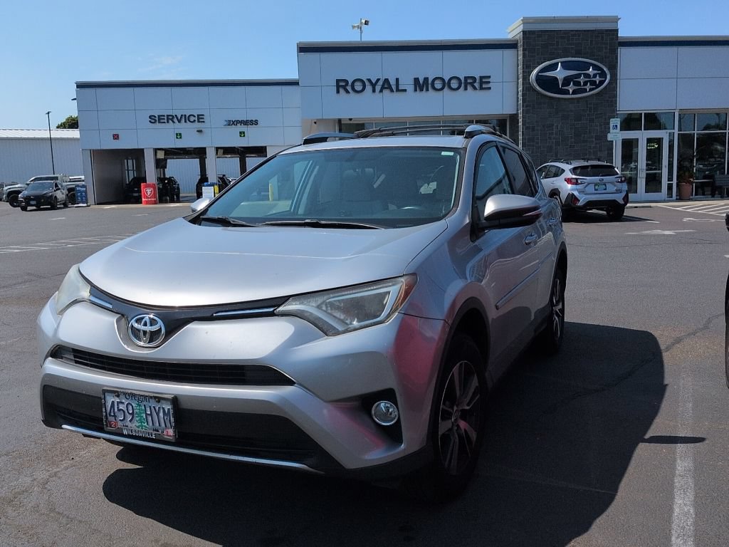 Used 2016 Toyota RAV4 XLE AWD/4WD image 2