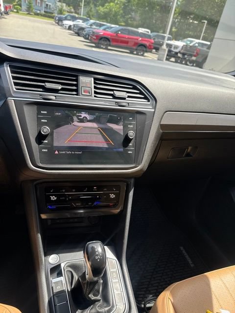 Used 2022 Volkswagen Tiguan SE AWD/4WD image 31