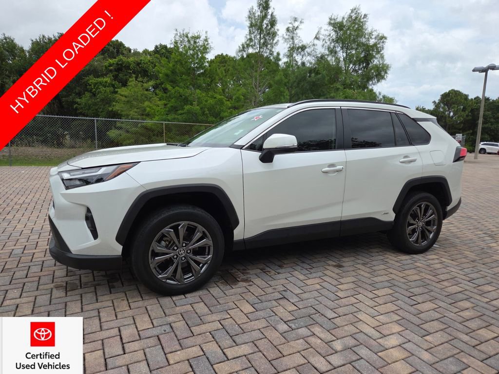Used 2022 Toyota RAV4 XLE Premium AWD/4WD image 3