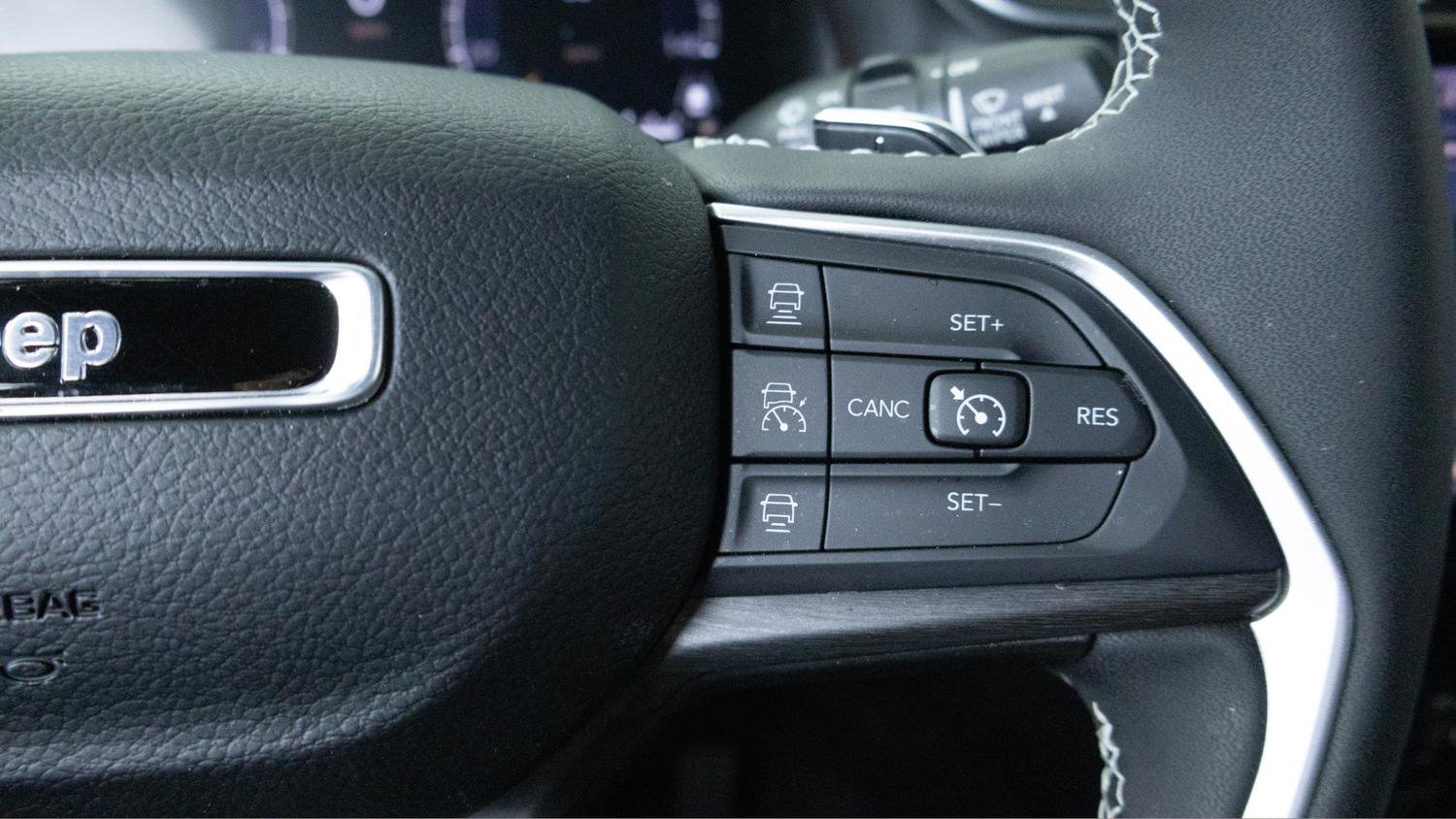 Used 2024 Jeep Grand Cherokee L Limited AWD/4WD image 19