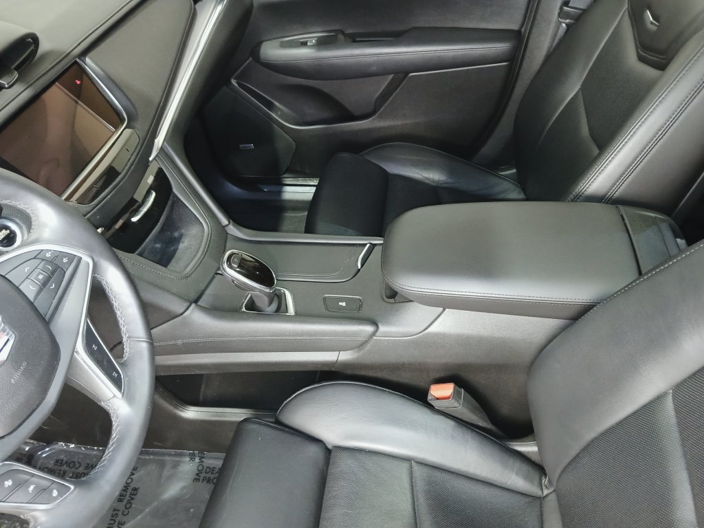 Used 2017 Cadillac XT5 Luxury w/ Driver Awareness Package FWD image 18