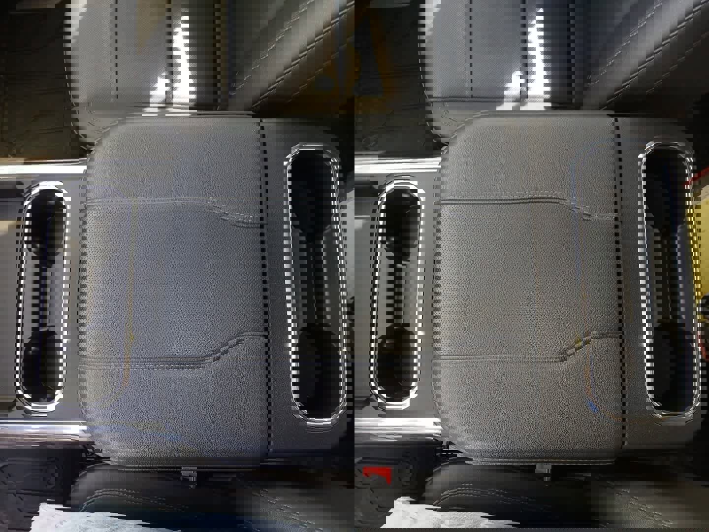 Used 2024 Chevrolet Silverado 2500 LTZ w/ LTZ Convenience Package image 28