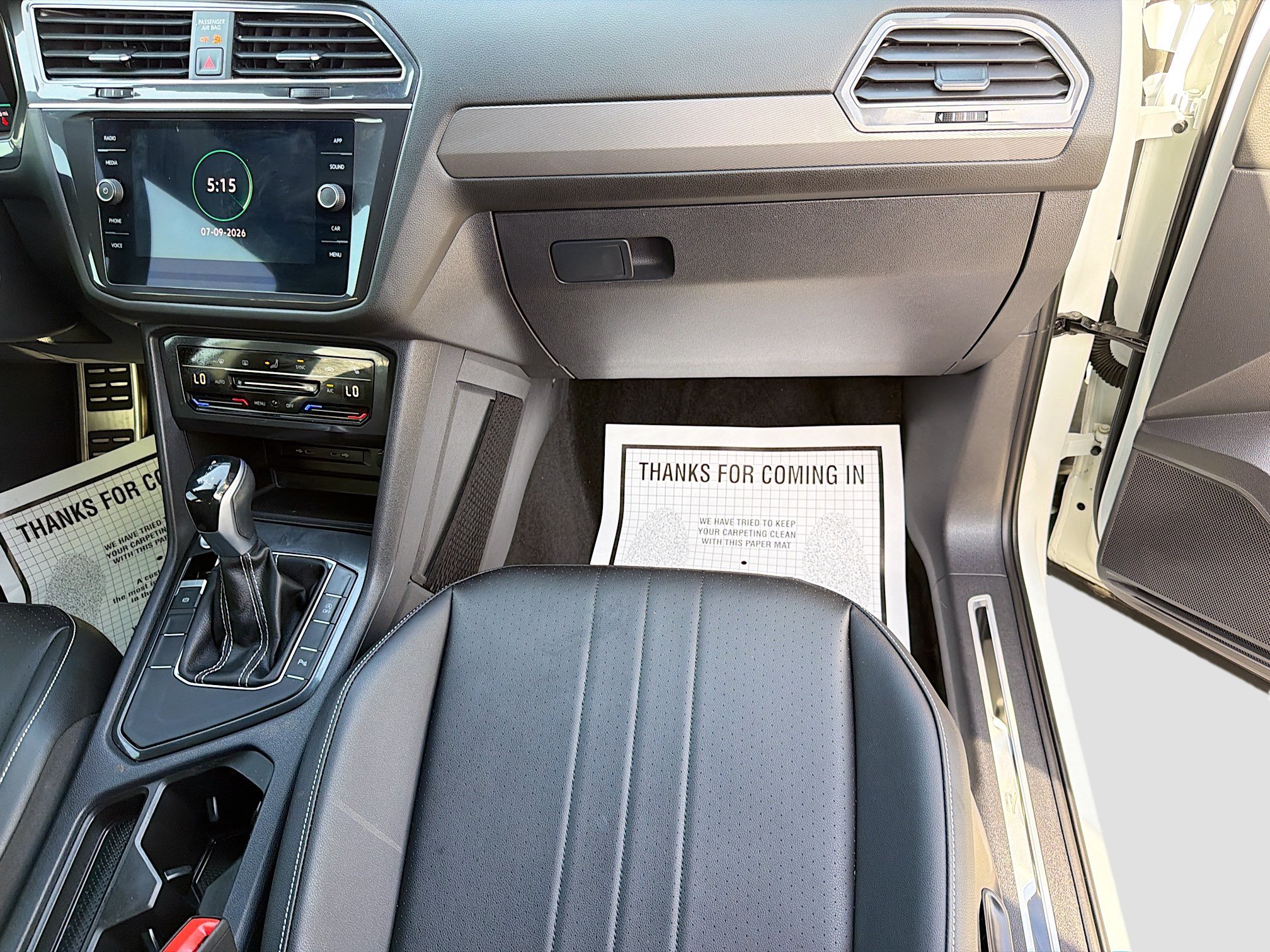 Used 2023 Volkswagen Tiguan SE R-Line FWD image 17