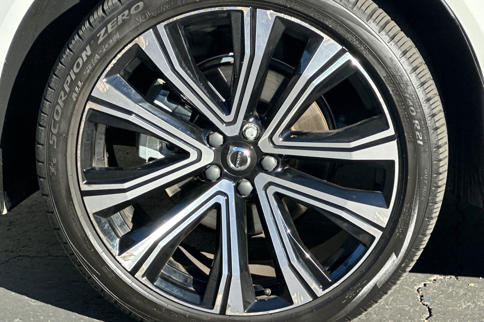 Certified 2023 Volvo XC60 B5 Ultimate w/ Climate Package image 35