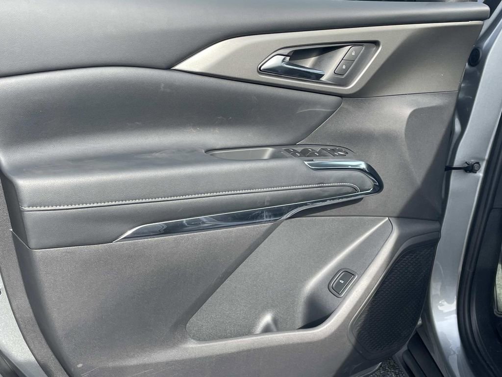 New 2026 Chevrolet Traverse LT w/ Sun and Wheel Package image 16