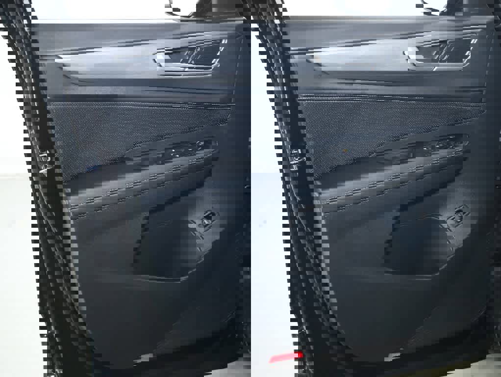 Used 2024 Volkswagen Atlas Cross Sport SE image 15