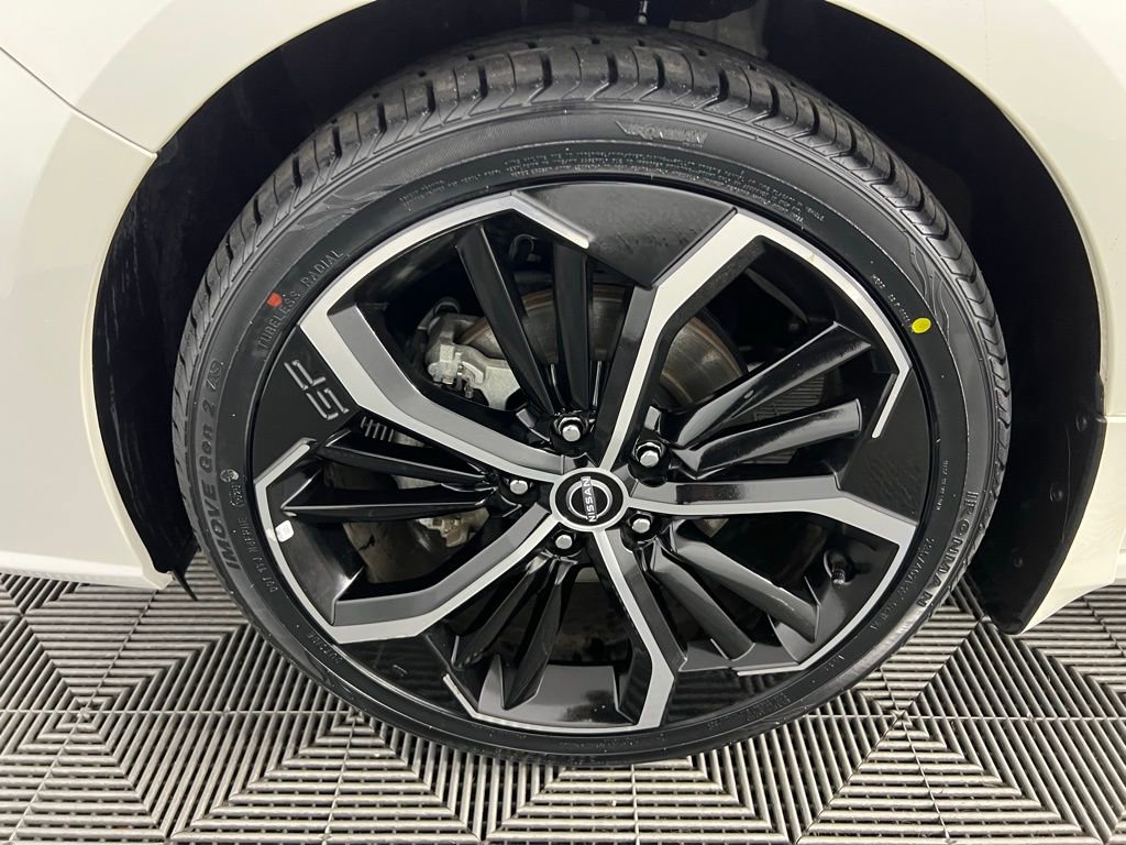 Used 2023 Nissan Altima 2.5 SR image 11