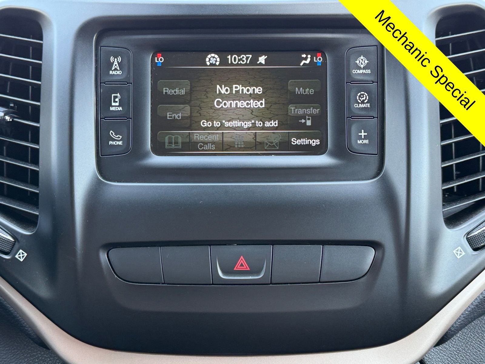 Used 2014 Jeep Cherokee Latitude w/ Comfort/Convenience Group AWD/4WD image 32