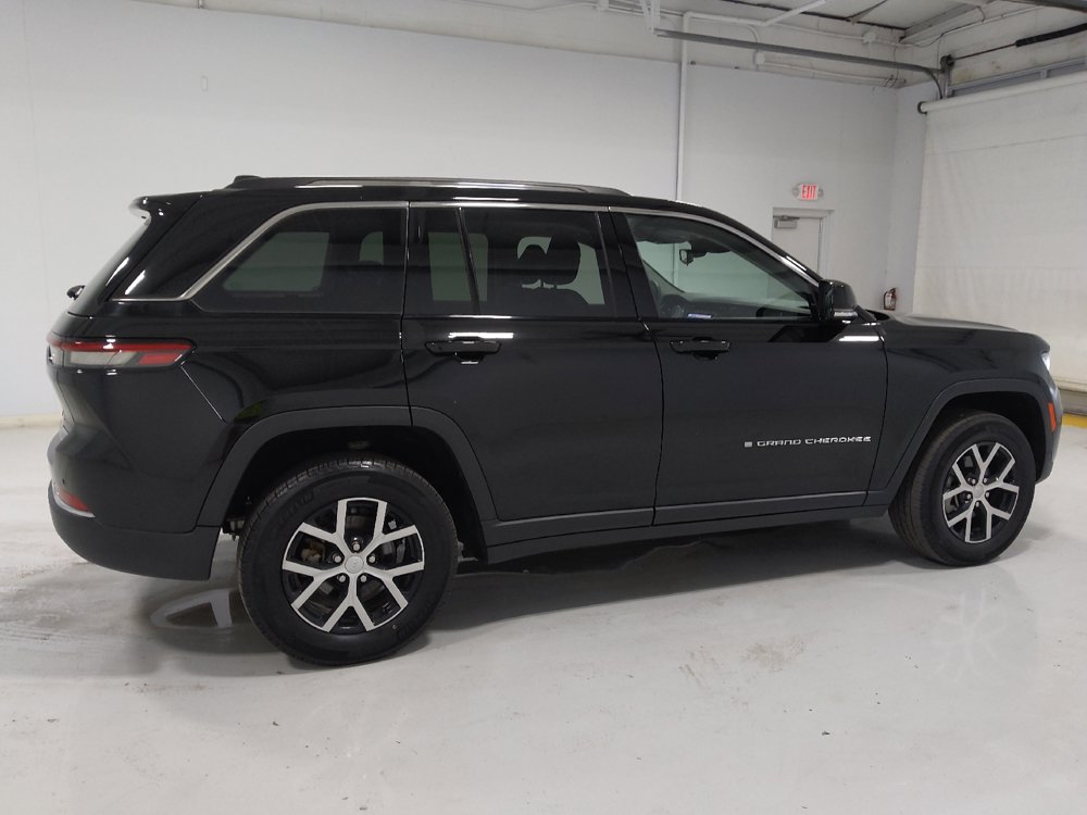 Used 2023 Jeep Grand Cherokee Limited w/ Trailer Tow Package AWD/4WD image 10