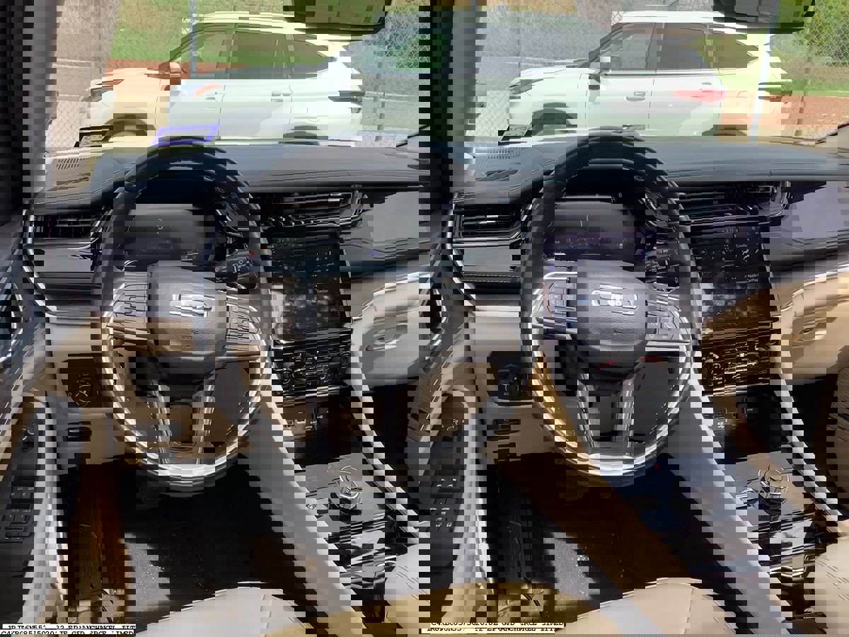 Used 2022 Jeep Grand Cherokee L Limited image 6