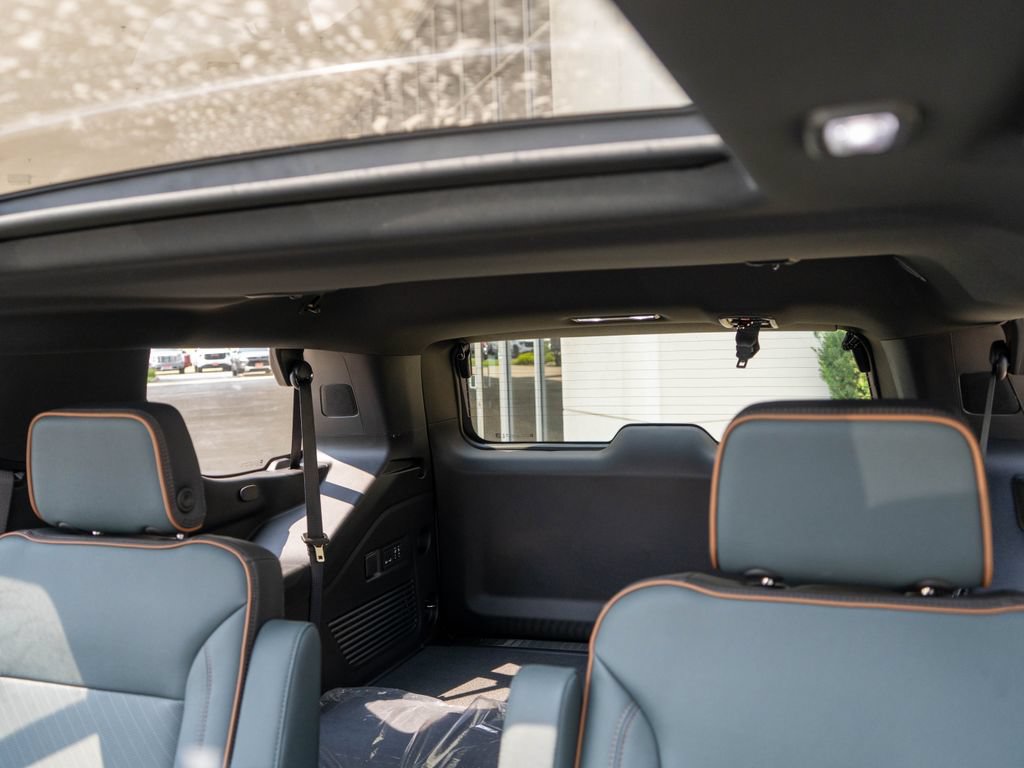 New 2026 GMC Yukon AT4 w/ AT4 Premium Plus Package AWD/4WD image 13