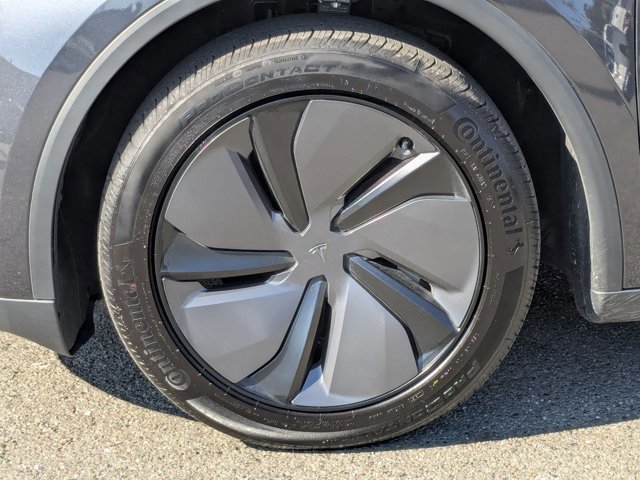 Used 2026 Tesla Model Y Premium image 27