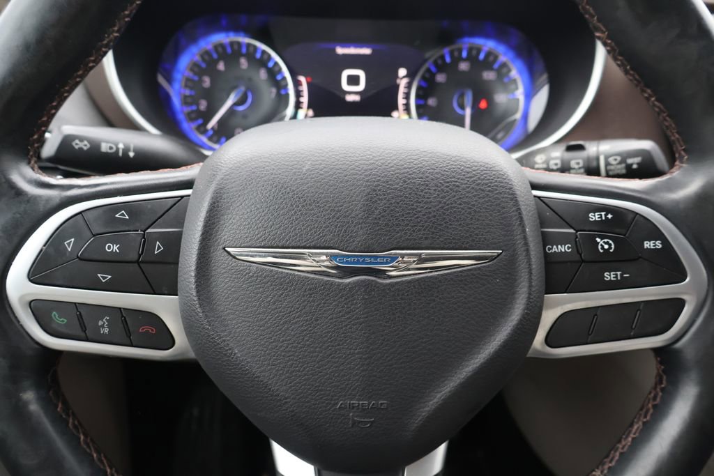 Used 2017 Chrysler Pacifica Touring-L Plus w/ Tire & Wheel Group image 19