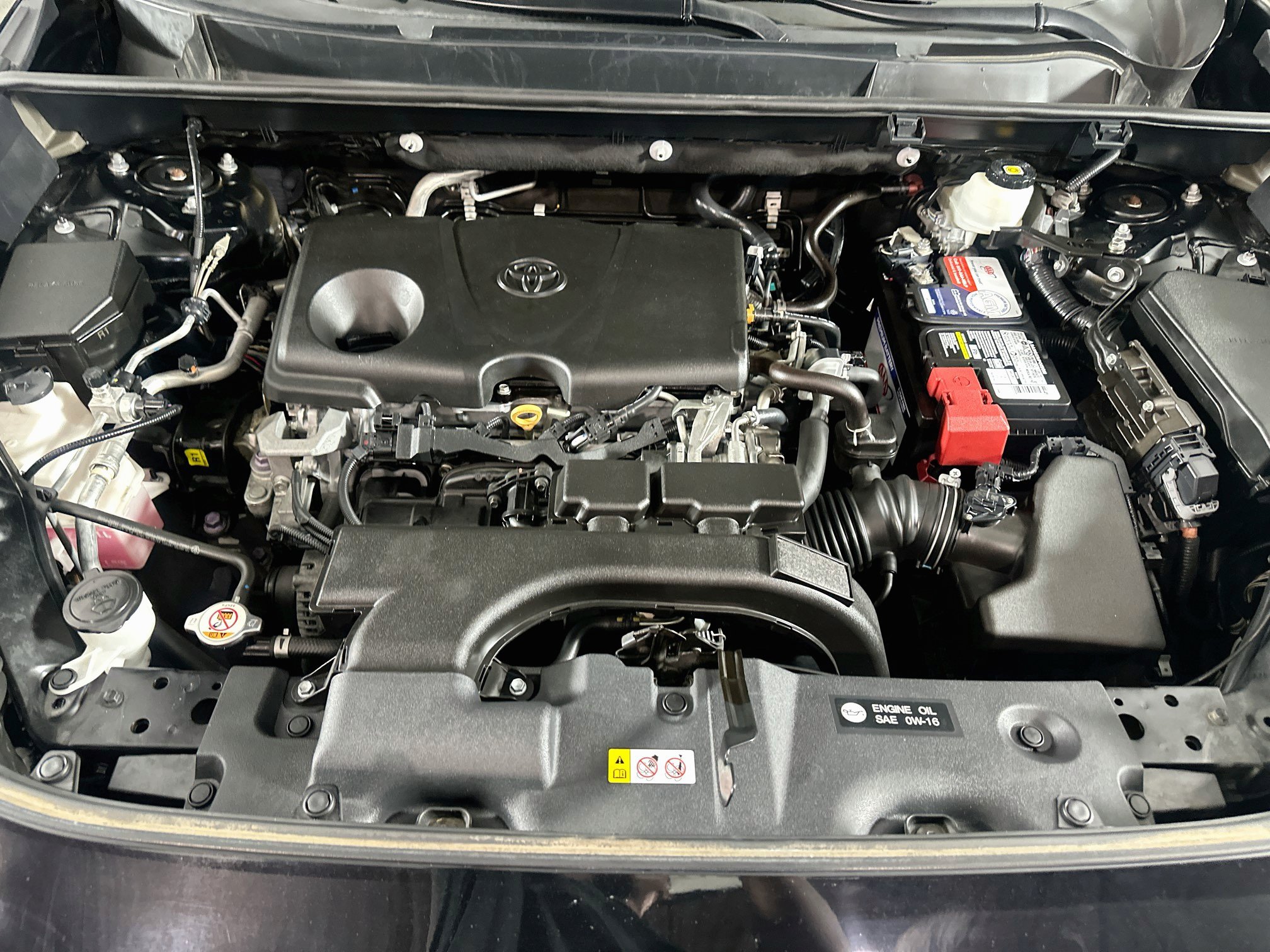 Used 2020 Toyota RAV4 XLE FWD image 32