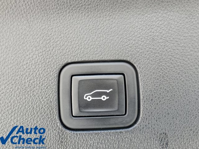 Used 2023 Chevrolet Suburban RST w/ Luxury Package RWD image 11