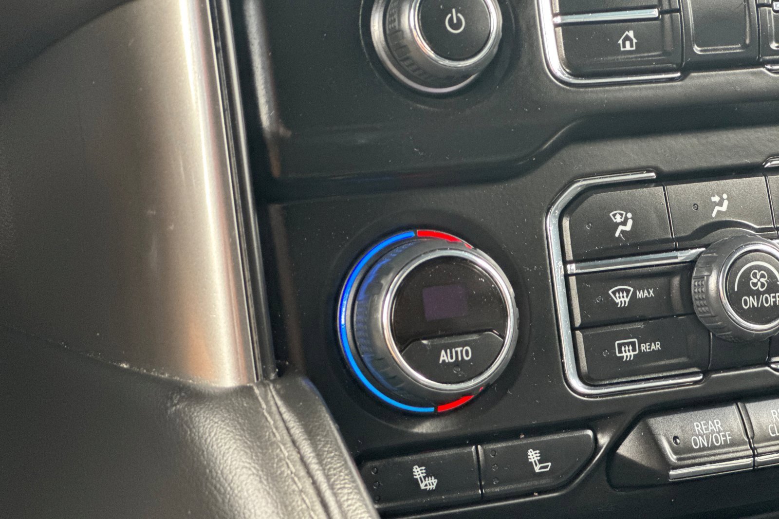 Used 2023 Chevrolet Tahoe LT w/ Luxury Package image 29