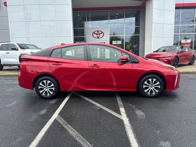 Used 2020 Toyota Prius XLE w/ Advanced Technology Package AWD/4WD image 2