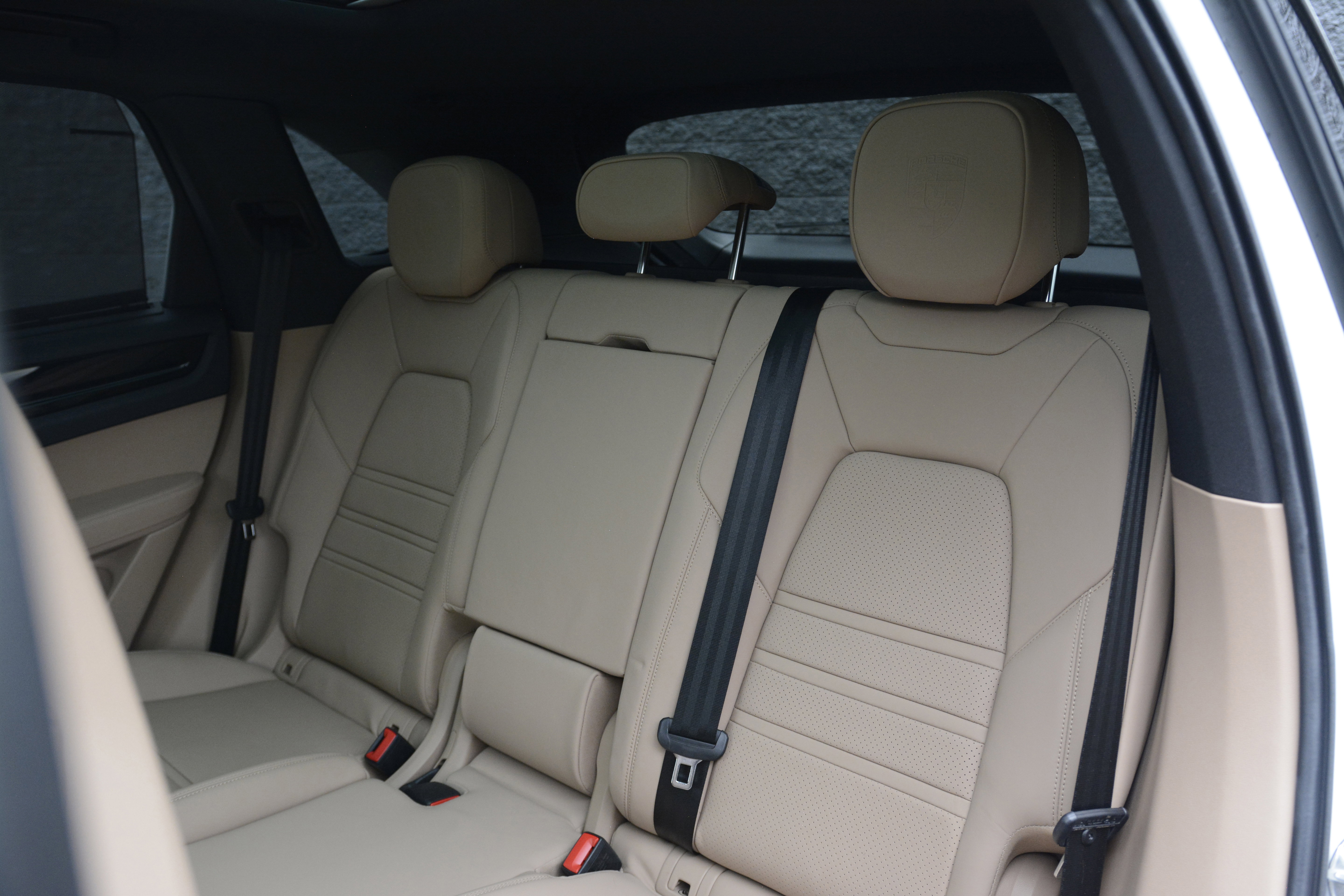 Certified 2023 Porsche Cayenne AWD/4WD image 31