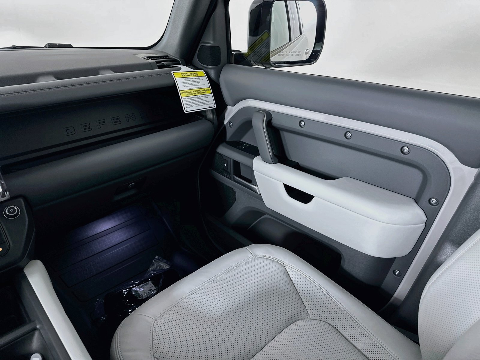 New 2026 Land Rover Defender 110 X-Dynamic SE AWD/4WD image 24
