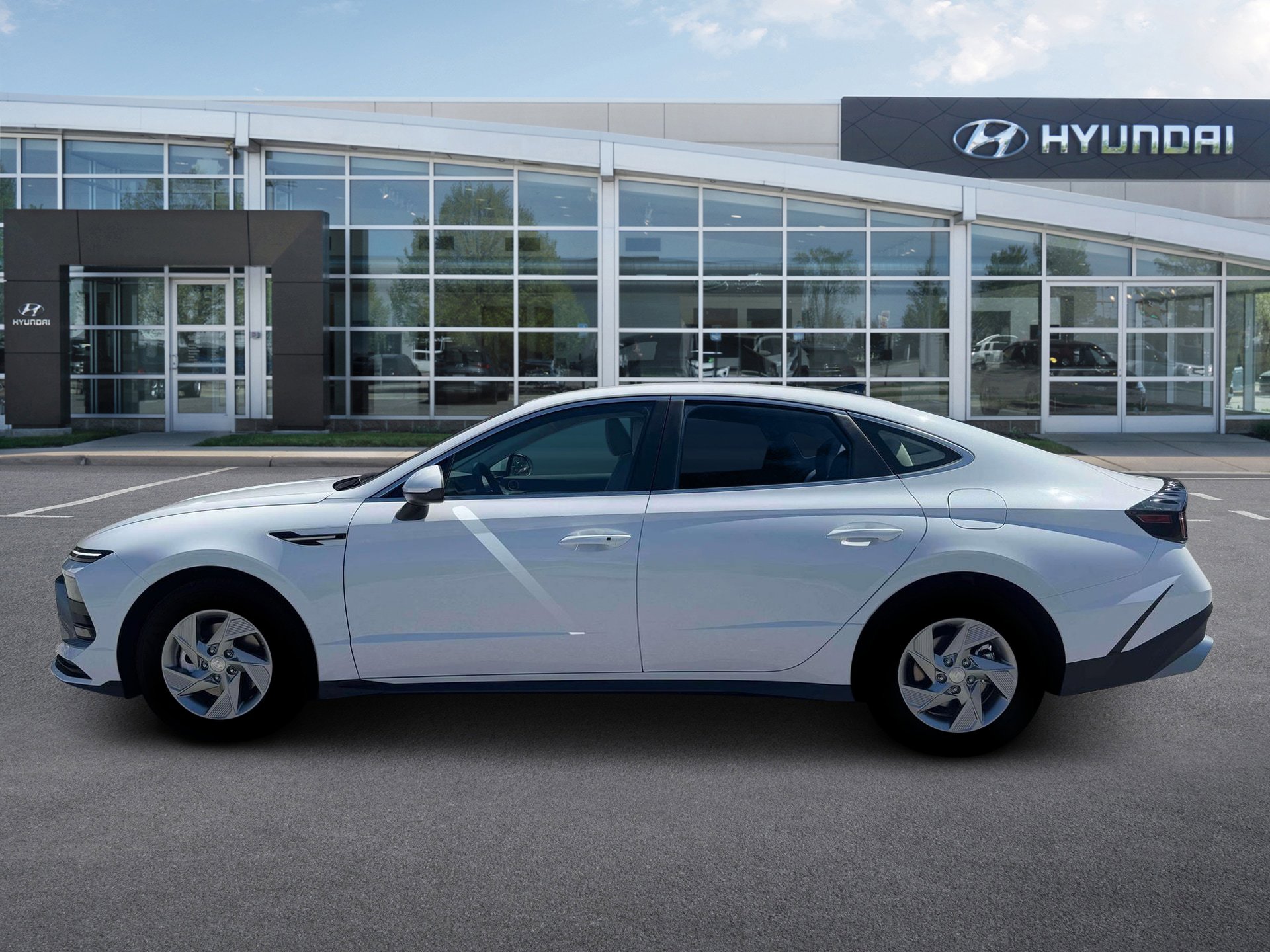 New 2026 Hyundai Sonata SE FWD image 3