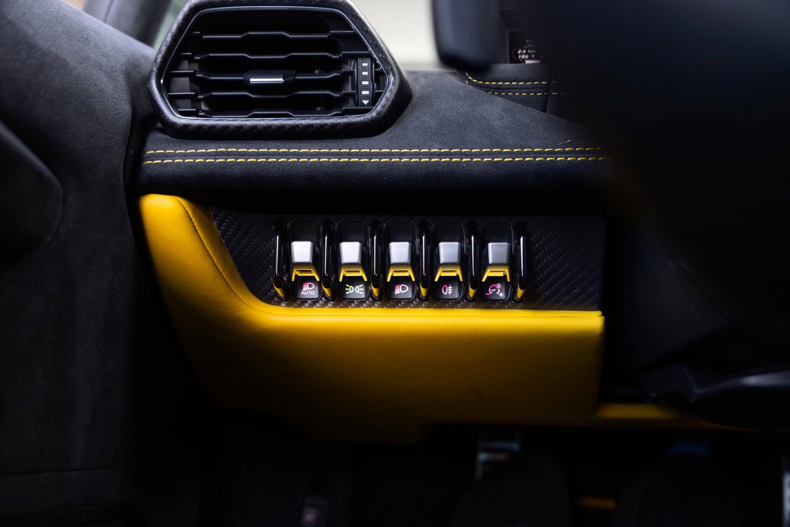 Used 2024 Lamborghini Huracan Tecnica image 20