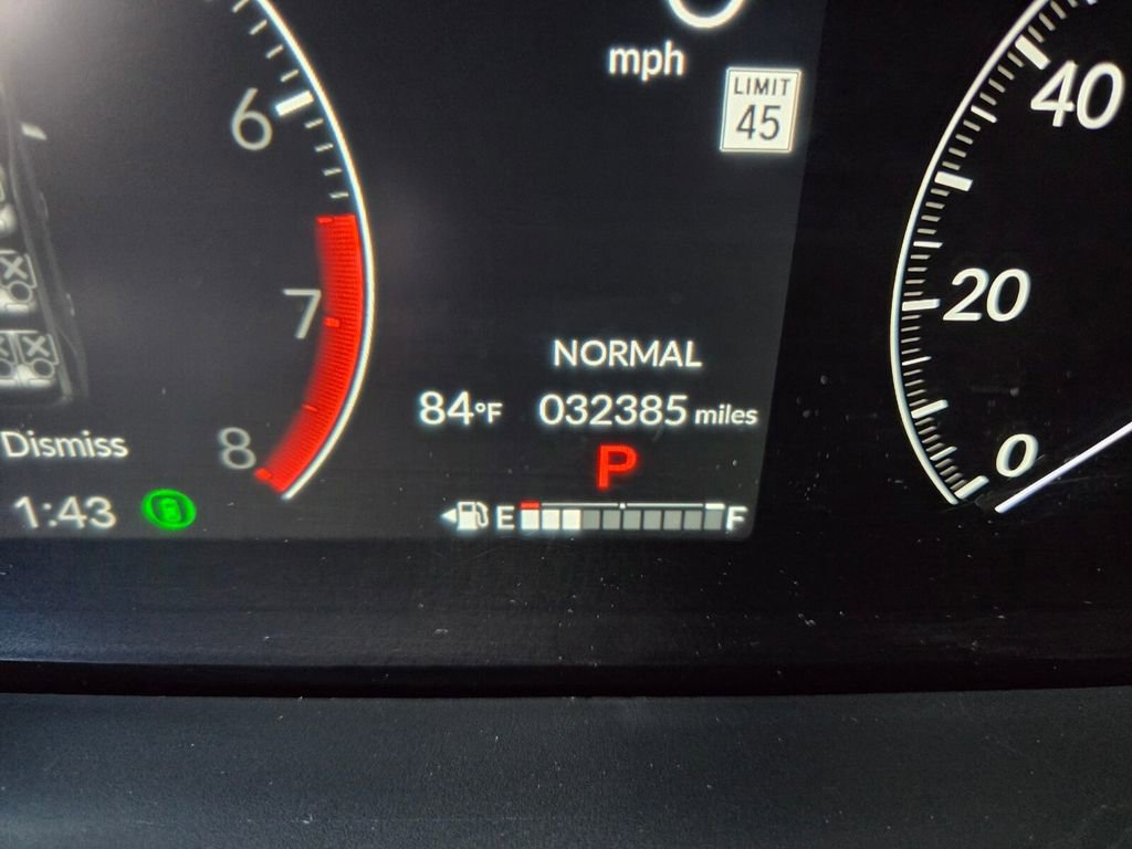 Used 2023 Honda Pilot Sport image 25