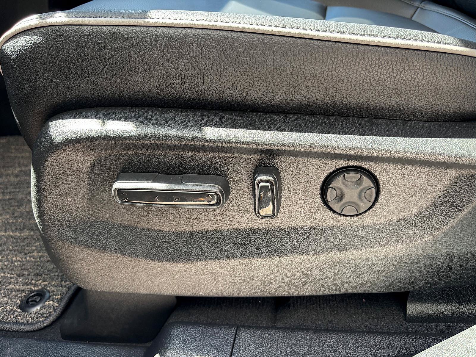 Certified 2026 Honda Odyssey Touring image 16