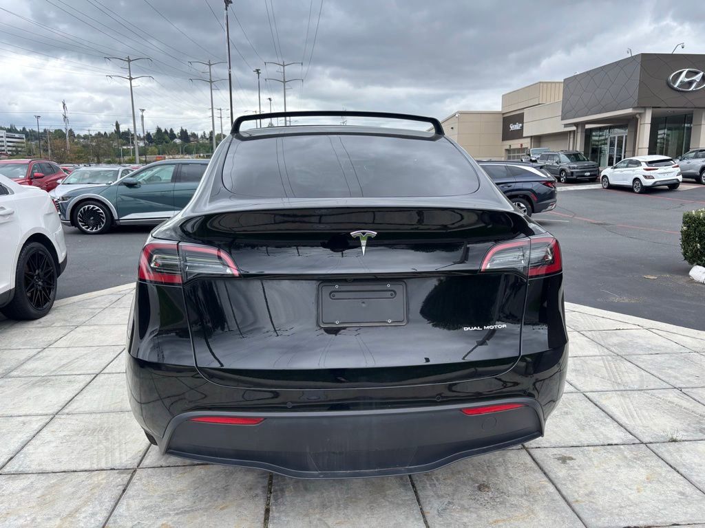Used 2022 Tesla Model Y Long Range AWD/4WD image 11