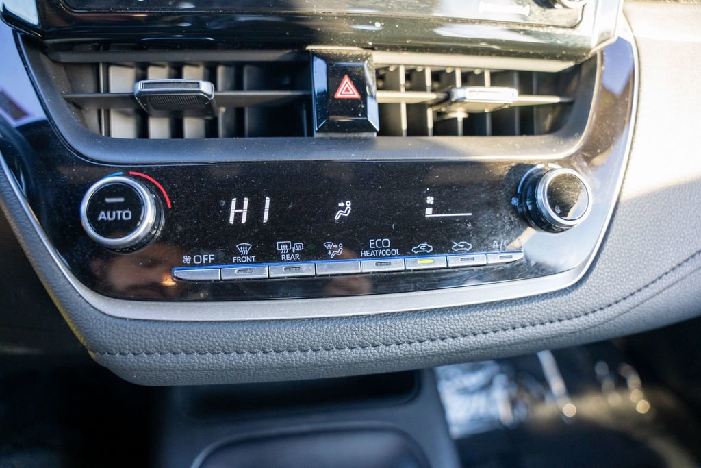 Used 2022 Toyota Corolla SE image 25