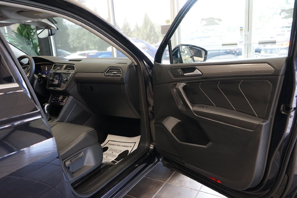 Used 2022 Volkswagen Tiguan SE FWD image 40