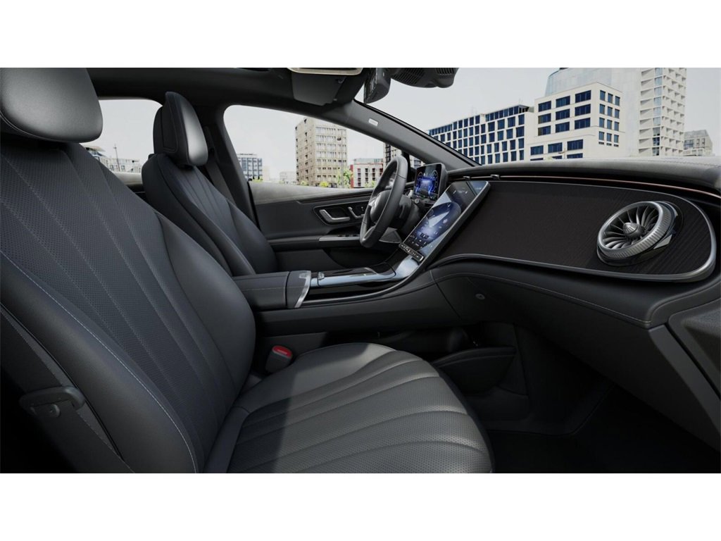 Used 2024 Mercedes-Benz EQE 350+ 4MATIC Sedan image 4