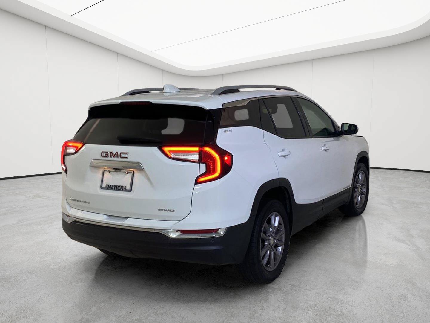 Certified 2023 GMC Terrain SLT w/ LPO, Floor Liner Package AWD/4WD image 7