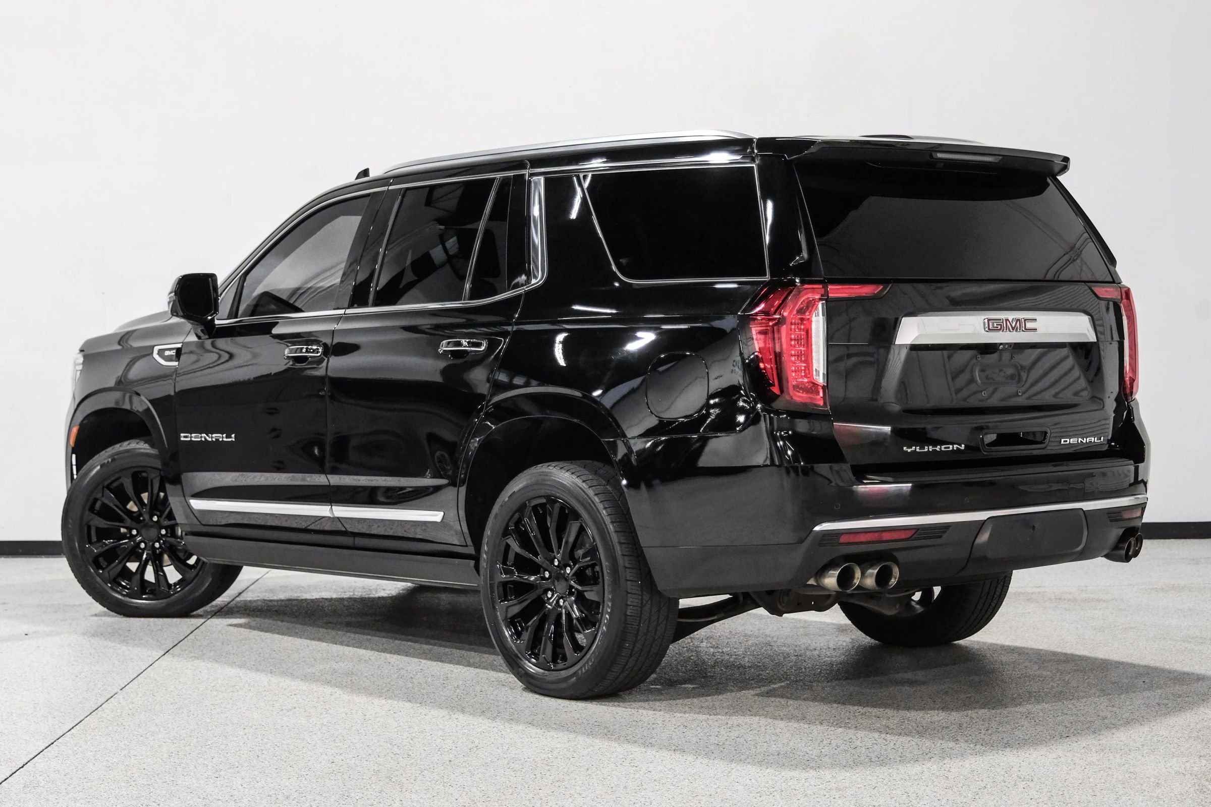 Used 2021 GMC Yukon Denali w/ Denali Premium Package image 8