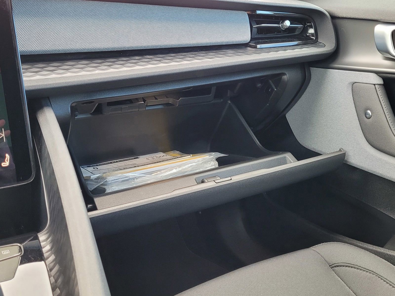 Used 2022 Polestar Polestar 2 Long Range Single Motor w/ Pilot Package image 27