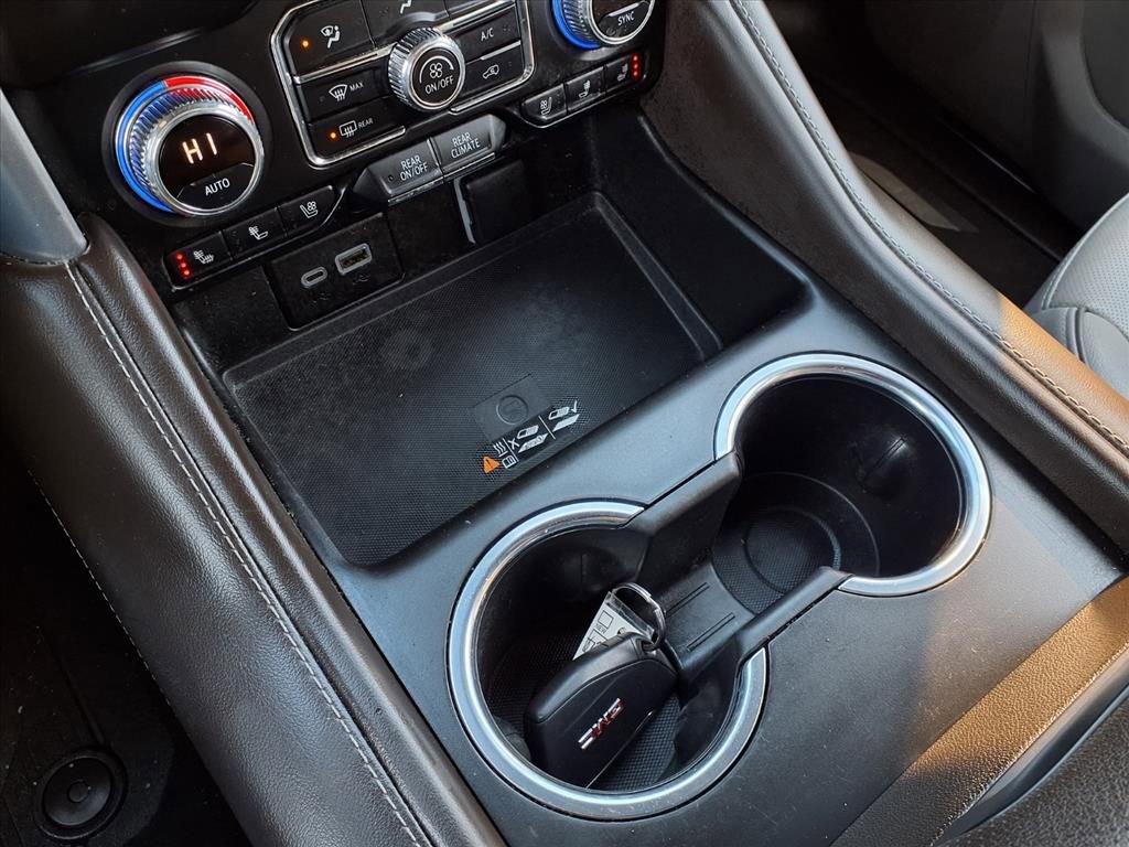 Certified 2023 GMC Yukon SLT w/ SLT Luxury Package image 12