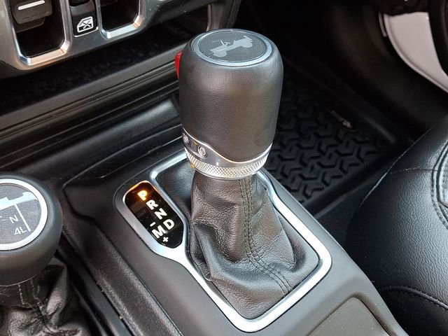 Used 2023 Jeep Wrangler Sahara image 14