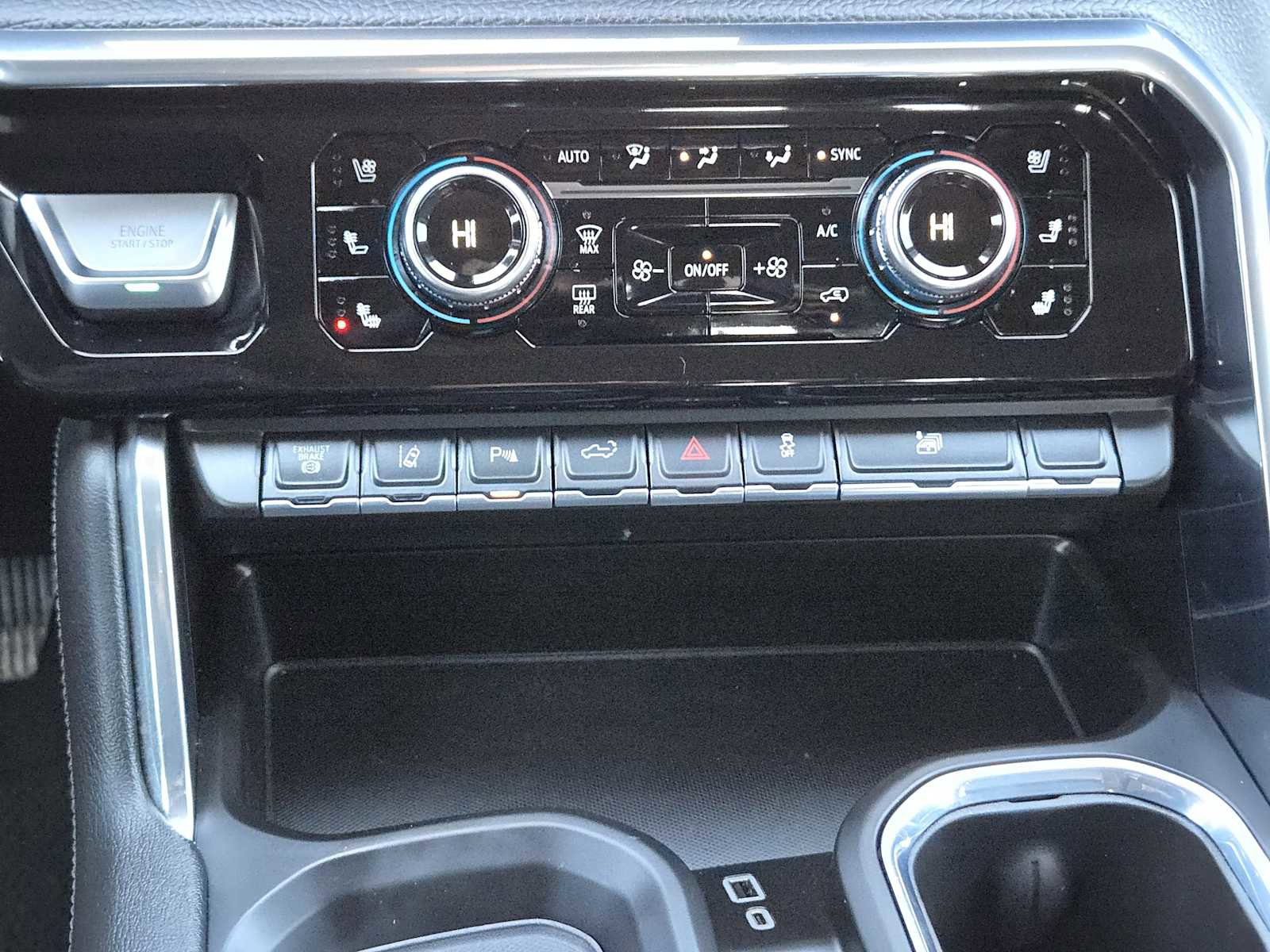 Certified 2025 GMC Sierra 3500 Denali w/ Technology Package image 18