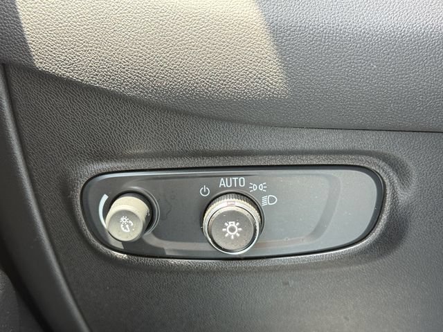 Used 2024 Chevrolet Equinox LT FWD image 24