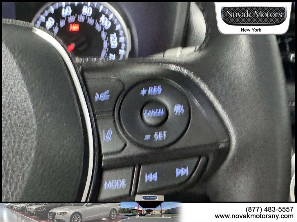 Used 2022 Toyota RAV4 XLE Premium image 19