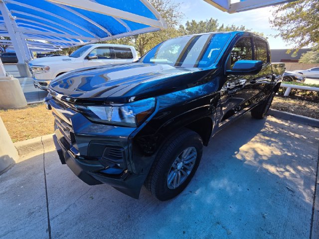Used 2024 Chevrolet Colorado LT w/ LT Convenience Package RWD image 3